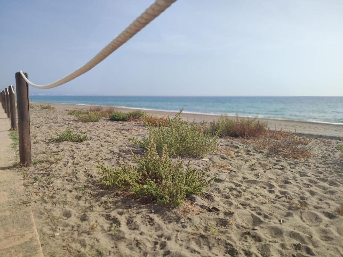 شقة 15 First Line Penthouse With Wonderful Seaview Near Duquesa Golf Manilva Andalucia المظهر الخارجي الصورة