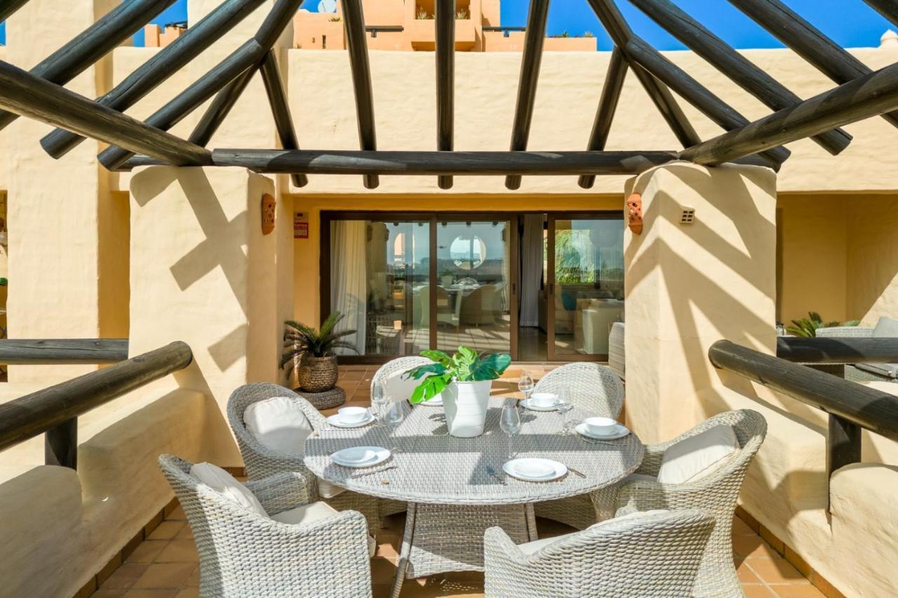 شقة 15 First Line Penthouse With Wonderful Seaview Near Duquesa Golf Manilva Andalucia المظهر الخارجي الصورة