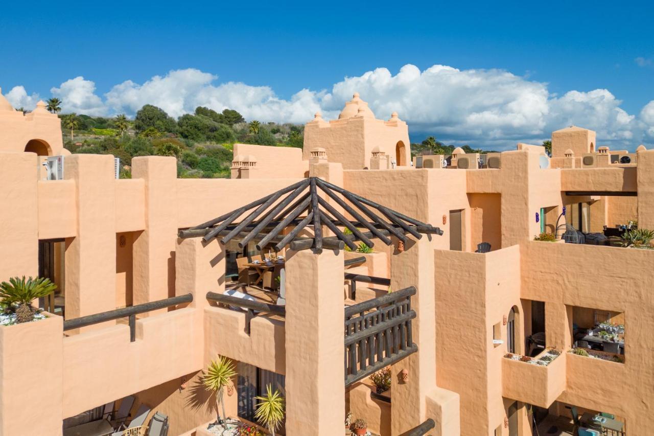 شقة 15 First Line Penthouse With Wonderful Seaview Near Duquesa Golf Manilva Andalucia المظهر الخارجي الصورة