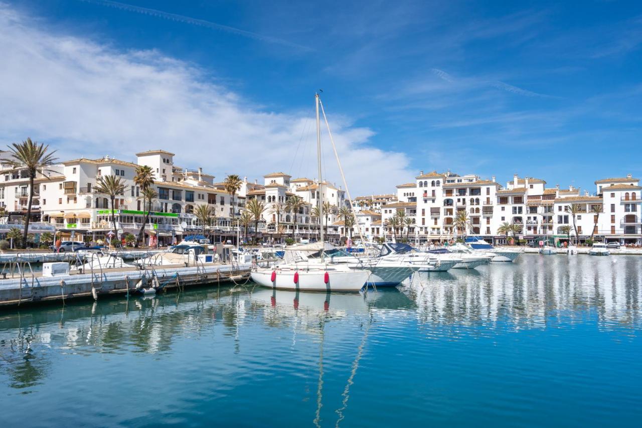 شقة 15 First Line Penthouse With Wonderful Seaview Near Duquesa Golf Manilva Andalucia المظهر الخارجي الصورة
